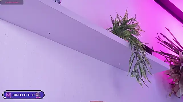 Baby_june1 live cam on StripChat