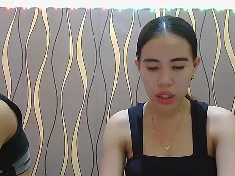 YoungLovers4u live cam on StripChat