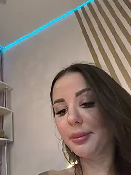 Alina_Vibe_Me