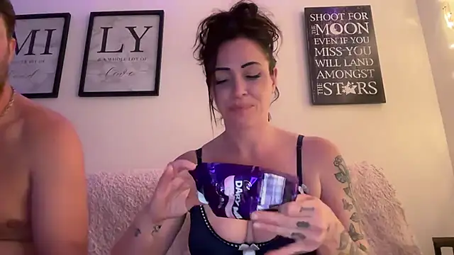 MuckyMILF live cam on StripChat