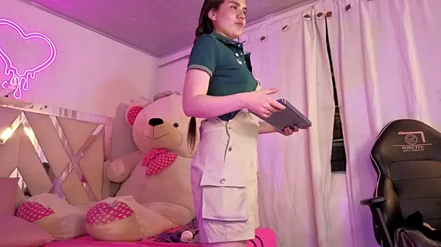 Harmonie_tay live cam on StripChat