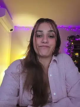 MiaRides19 live cam on StripChat