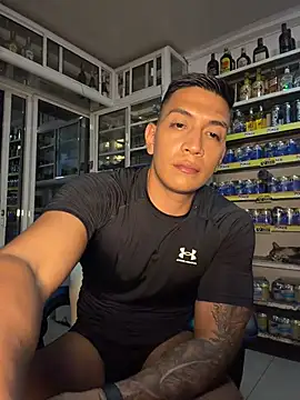 OliverWest04 live cam