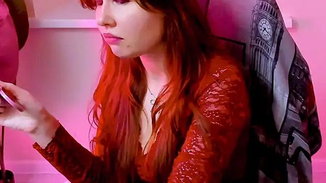 CarolGiggly live cam on StripChat