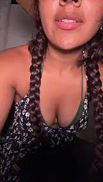 mariannella live cam on StripChat