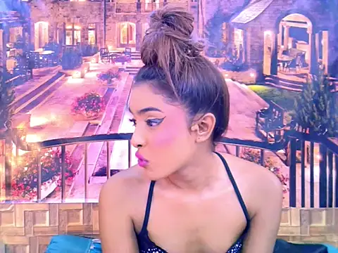 IndianPretty14u2Luv live cam on StripChat