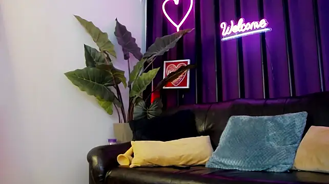 SofyVanilla live cam on StripChat
