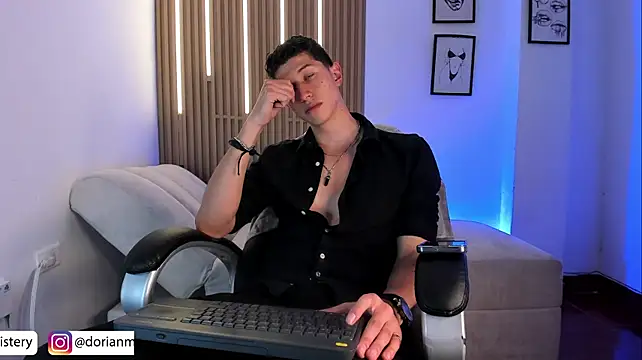 Dorianmistery2322_ live cam on StripChat