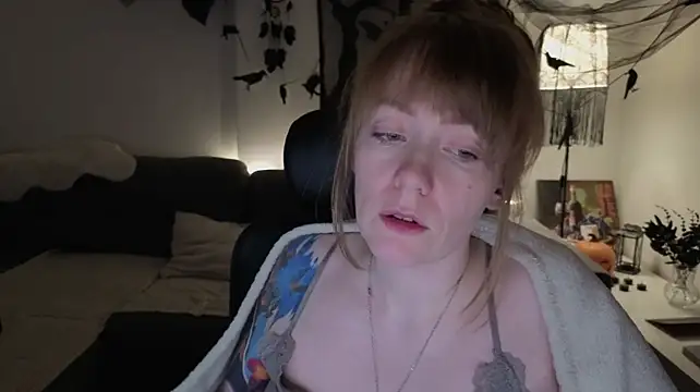 Aurora_Velvett_