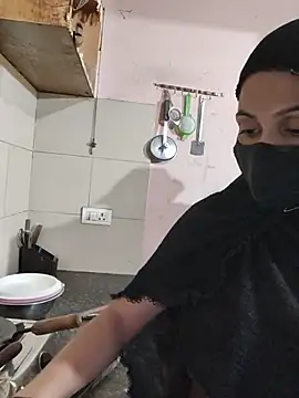 Hot_Saraa04