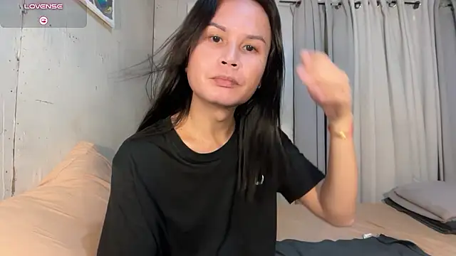 reyna_queen