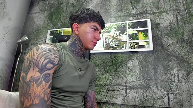 Gury_tattoo live webcam