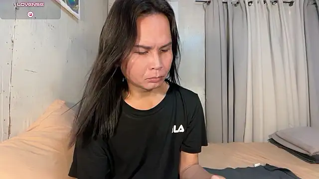reyna_queen