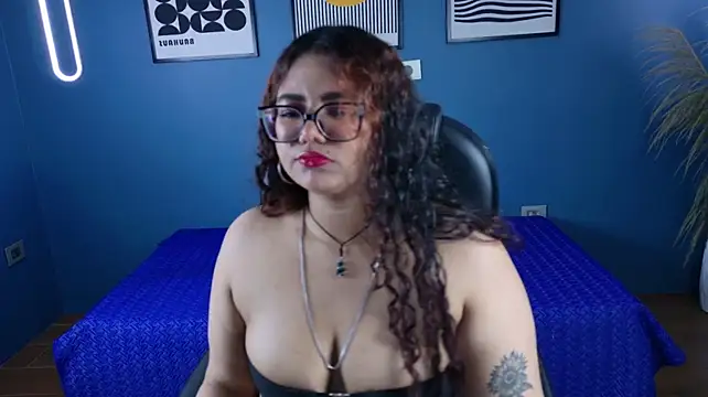 Litht anal dildo show