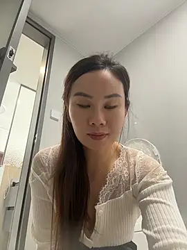 Yioyio-666 webcam