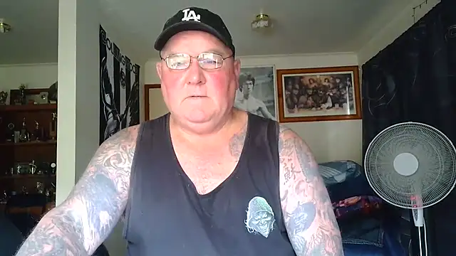 KINKYBLUEYES69