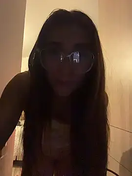 Melody_Martinez9 live cam on StripChat