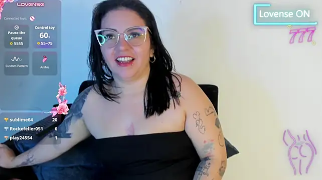 juana_valkiria live cam on StripChat