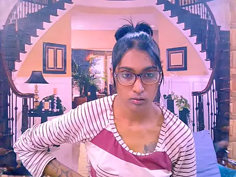 IndianRebel4u2Luv webcam