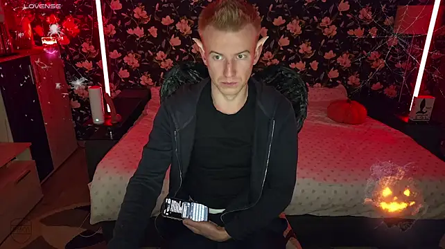 Vuitton live cam on StripChat