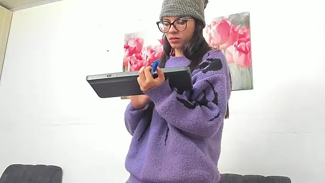 pinky_f00x live cam on StripChat