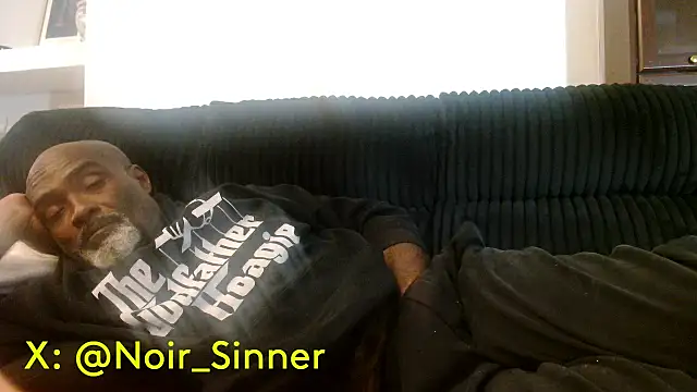 sinnernoir live cam on StripChat