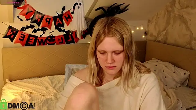 Lilly-Jhonas masturbation with sex toys cam
