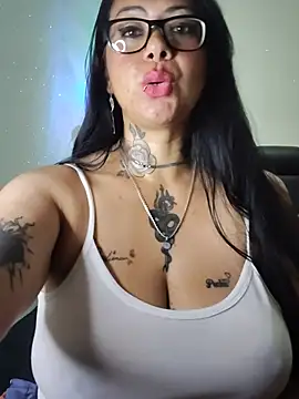 Saloome- live cam on StripChat