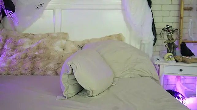 emillybronte (F young) - screamin from intense pleasure