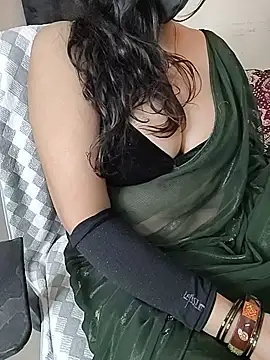 _in_v_a_n_i_ll_a live cam on StripChat