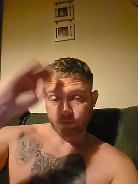 10AlphaPapa01 live cam on StripChat