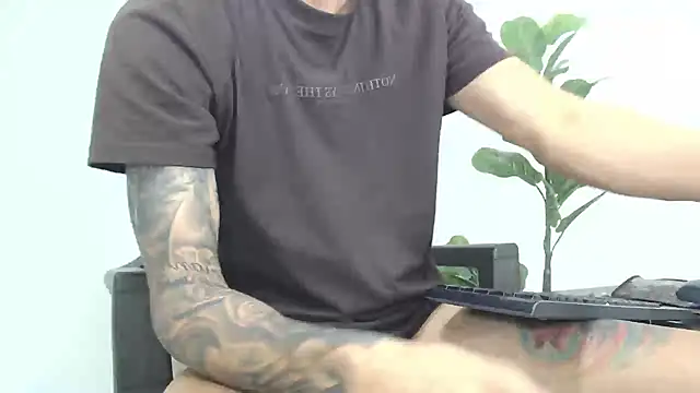 sr_stevennt live cam on StripChat