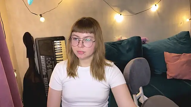 SusieMilkis webcam