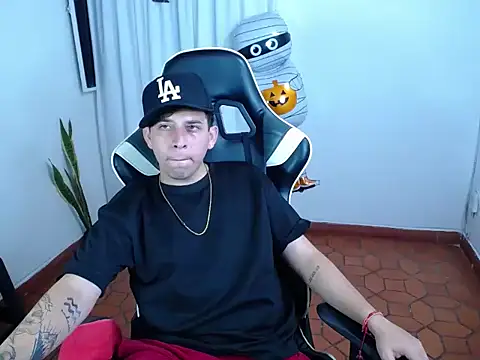 420Liam live on Stripchat