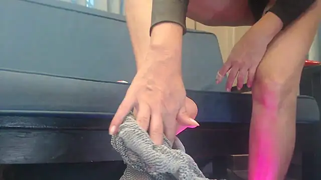 live_view (F milf) - Show me your good manners