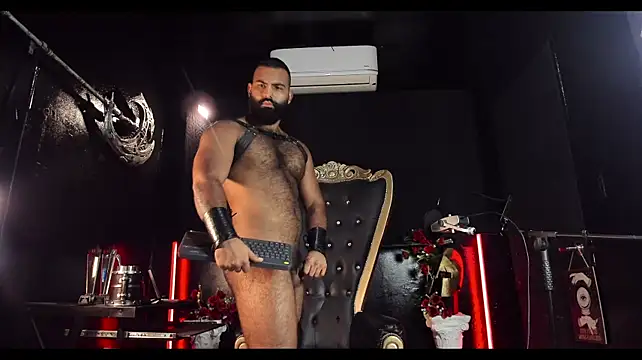 beardandrew (M young) - CUMSHOOT TESTOSTERONE ABOVE YOU