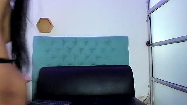 samara_sexi live cam on StripChat