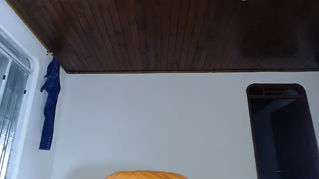 adrixxx38 live cam on StripChat