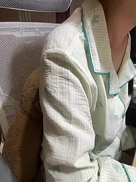 Mina048 live cam on StripChat