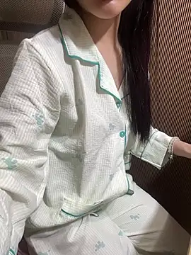 Mina048 live cam on StripChat