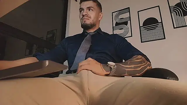 ALPHA_DOMINUS_ live cam on StripChat