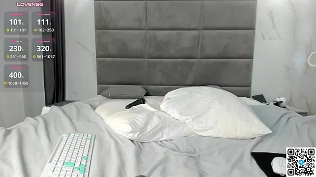 iris_barnes live cam on StripChat