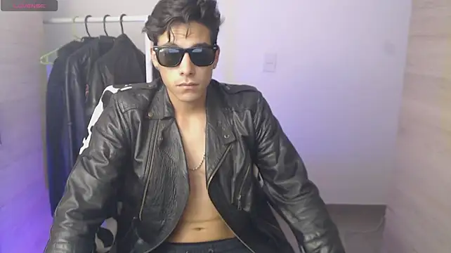 chomelo6 live cam on StripChat