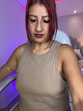Penelope_zuan live cam on StripChat