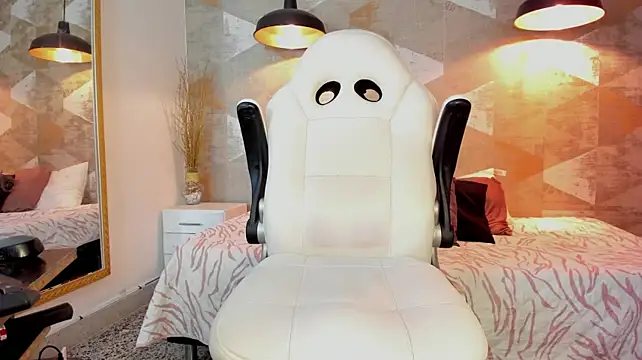 LalilaBrunettee