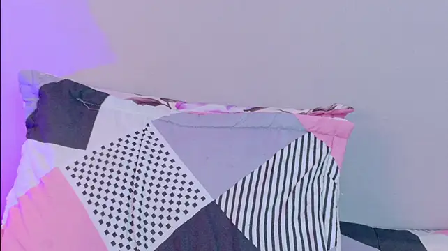 NaomiKlarc