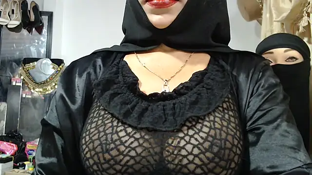 nadia__abaud live cam on StripChat