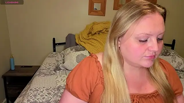 Phatassblonde webcam