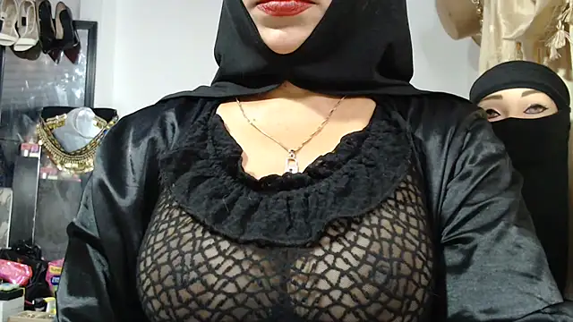 nadia__abaud live cam on StripChat