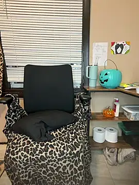 tillymarie (F milf) - Titi fuck dildo with oil on bench for 15